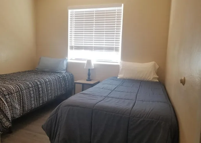 Southwest Gateway Apartment *